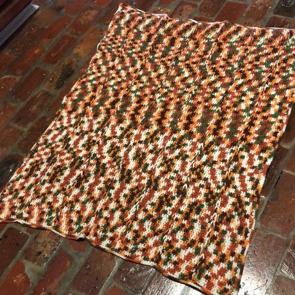 Handcrafted crochet throw 43" x 36" - Picture 3 of 5